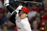 海外「なんて美しいスイングなんだ、大谷翔平！(ﾌﾞﾙﾌﾞﾙ」38号ホームラン！打球速度169.9km、飛距離125.8mセンターへかっ飛ばす！