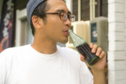クレーンゲームが雑!?-セブンイレブン-コカ・コーラ店にて食事をしてみる 海外の反応