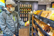 外国人「無人決済コンビニなんて日本しかできないでしょ」日本さんの治安の良さがまた分かってしまったようです