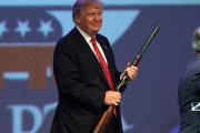 トランプ大統領が日本に報復か！ 銃乱射事件で米国への渡航勧告を出したため