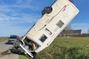 【海外】フランスでキャンピングカーがひっくり返った理由を探る旅ｗ