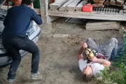 チェーンソーを使った残忍なドッキリを企画した男性→成功はしたものの残忍過ぎて失神させてしまう