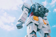 夜に動く実物大ガンダムが格好良い　【海外の反応】