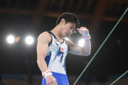 【海外の反応】「史上最高の選手」内村航平、鉄棒で落下まさかの予選敗退にファン落胆！体操男子・東京五輪