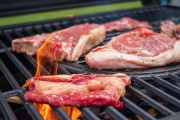 【韓国の反応】「肉を食べてこそ長生きする」日本の長寿老人にはベジタリアンはいない。韓国の反応「自然の摂理からずれていくとその先は地獄。」