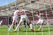 【ﾄﾞｲﾂの反応】「日本が救う」遠藤航、劇的決勝ゴール！シュトゥットガルトをブンデス残留に導き現地サポが絶賛！海外のファンも大興奮！