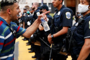 海外「黒人の警官はBLM運動でどんな影響を受けているんだ？」