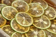 外国人「やぶそばのすだちそば」→「すごくきれい！」「理解が追いつかない」「日本人は質素なものに美しさを見いだす」