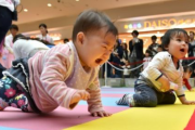 海外「21世紀にもなって日本は何をやっているんだ？」育児休暇をとって会社から嫌がらせを受けたカナダ国籍の男性が企業を訴え話題に