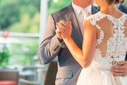 結婚式で53人がコロナ集団感染→ 式には行かず参列者にうつされた女性が死亡