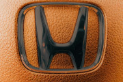 ホンダ、純利益42％減の大幅減益　四輪部門の苦戦と関税の影響が浮き彫りに