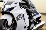 【海外の反応】スズキGSX1300Rハヤブサは史上最高のバイクだ！