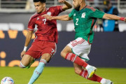 【海外の反応】国際試合のキックオフで珍事が起こる「なぜ誰も気付かないｗ」