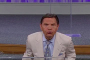【動画】「新型コロナは息で吹き飛ばして治す」アメリカに現れた伝道師の治療をご覧くださいwwwwww