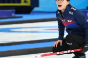 【韓国の反応】日本カーリングファンの間で「眼鏡先輩」キム・ウンジョン選手人気