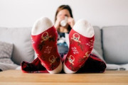 自分を大切に…一人暮らしOLのナイトルーティン「自立していて素敵！」「脚がキレイ」海外の反応