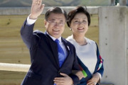 韓国紙「文大統領、G7会議場で菅首相と遭遇 ... "会えて嬉しい"」