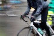 海外「なんで日本人は自転車に乗るときにヘルメットを付けないんだ？」