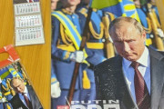 海外「日本人はこんな物を欲しがっているのか・・・？」プーチン大統領のカレンダーに外国人が驚愕ｗｗｗ