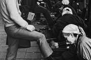 海外「この対比」戦後まもない日本の街角の商売に海外興味津々！（海外の反応）