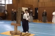 海外「達人の使ってる刀違うくね？」試し切りの達人「刀は、正しい技術鍛錬なくして使い物になりません。」　海外の反応