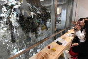 海外「日本って変…」日本のありえない所にある食堂に海外衝撃（海外反応）