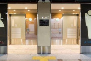 韓国人「日本人のマナーが良い理由が凄過ぎた‥（ﾌﾞﾙﾌﾞﾙ」日本の地下鉄のトイレは仁川国際空港のトイレよりも綺麗　韓国の反応