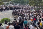 海外「中国式解決方法。銀行を訴える抗議者たちに暴漢を差し向ける」