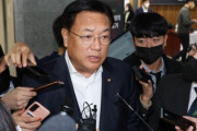 【韓国の反応】「日本、朝鮮と戦争したことはない」チョン·ジンソクの発言に批判続出。韓国の反応「近いうちに独島も日本のものだと言う。/日本人がなぜ韓国の国会にいるのか。」