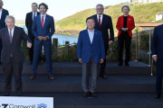 韓国紙「 "英・米の間" に立つ文 ... 高まった地位なのか？ 単なる儀典なのか？」