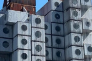 さらば中銀カプセルタワービル！解体予定の珍しい外観の建物を紹介！外国人「とてもユニークな建物だったので残念」