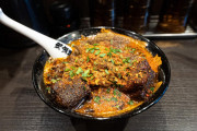 欧米人「2019年、東京の「きかん坊」で一番辛いラーメンを食べてみた」