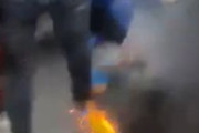 海外「カナダ、バス内で花火を撃つ男」