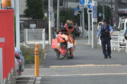 【悲報】最強形態の龍騎サバイブとナイトサバイブ　警官に職務質問される