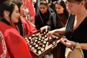 韓国人「日本産の桃が一個5000円！『甘くて美味しい‼』英国の最高級デパートで販売される日本産桃の正体が韓国で話題に…」　韓国の反応