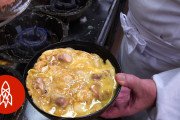 外国人「日本人は鶏肉と卵を使って何を作る気なんだい？」
