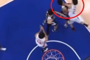 【動画あり】韓国人「バスケ日韓戦で日本人が韓国人選手にエルボー攻撃する等『ダーティープレイ』をしていた事が判明！→「日本人は試合中堂々と殴って来た」　韓国の反応
