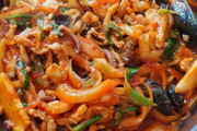 【画像あり】韓国人「超豪華焼きチャンポンがたったの635円！」韓国式焼きチャンポンが余りにも美味しそう過ぎて韓国人も驚愕！　韓国の反応