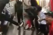 ニューヨークのとある地下鉄の中で若者集団がダンスを全力でやっててワロタｗｗｗ