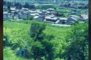 海外「アニメみたいな雰囲気だね…日本で暮らしたいよ」動く電車から見える景色（海外の反応）