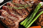 海外「魅力的だな！」横浜にあるとんでもないサイズのステーキを食べることができるお店『ねこ娘とねずみ男』をご紹介！ 海外の反応
