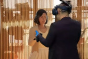 亡き妻とVR（仮想現実）で再会した夫、号泣しながら思い出のワルツを踊る