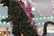 海外「日本はクリスマスを追求し続けているんだよ」独創的なクリスマスツリーに沸く外国人