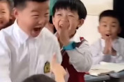 クラスメイトの100点満点を無邪気に称える子供達の姿が尊い