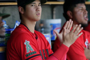 海外「ワロタ」不振の大谷翔平が取った行動に海外大爆笑！（海外の反応）