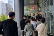 【韓国の反応】不買運動に悩まされていたユニクロ、日本の高価ブランドとコラボした製品は品切れ。韓国の反応「浅薄で無知な反日不買運動をするな。韓国から完全に追い出そう。」