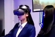 体験型ＶＲは進化していく！乗馬しながらＶＲに乗って臨場感の満載のＶＲゲーム。海外の反応