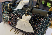 パリ本社修理と案内されたディオール限定バッグ、実は国内業者へ…韓国では「高級ブランドの欺瞞だ」と怒り