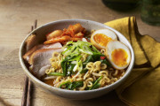 海外「日本に長く住むことで食生活が変化した」（海外の反応）