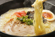 海外「日本人って常にラーメンと米を食べてるのに何で太らないの？」